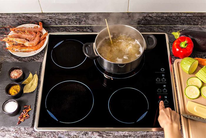 When not in use for an extended period, completely disconnect the power to electric and induction stoves.