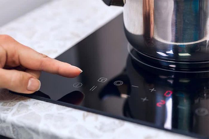 In the US, reports show that induction cookers and electric stoves are not significantly safer than gas stoves.