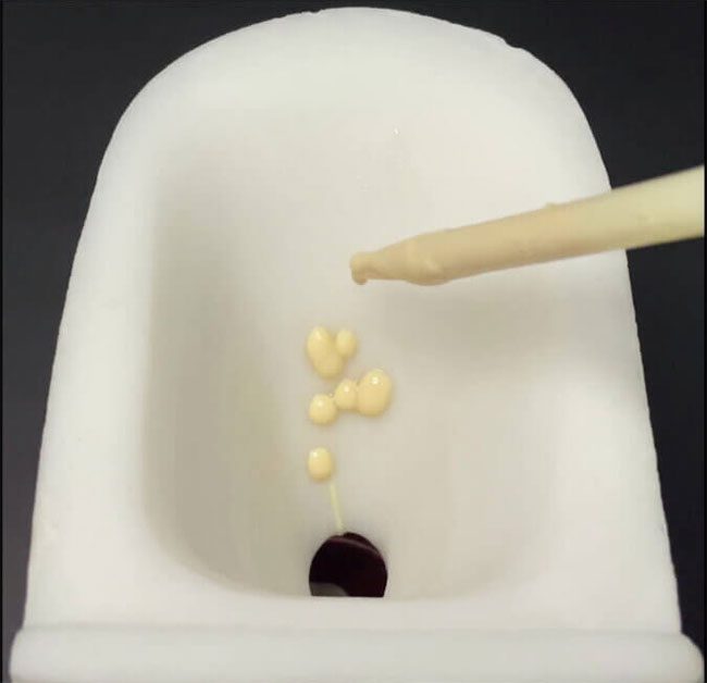 New toilet material is ultra-smooth and has excellent non-stick properties.