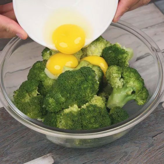 Broccoli helps prevent cancer and aids in weight loss.
