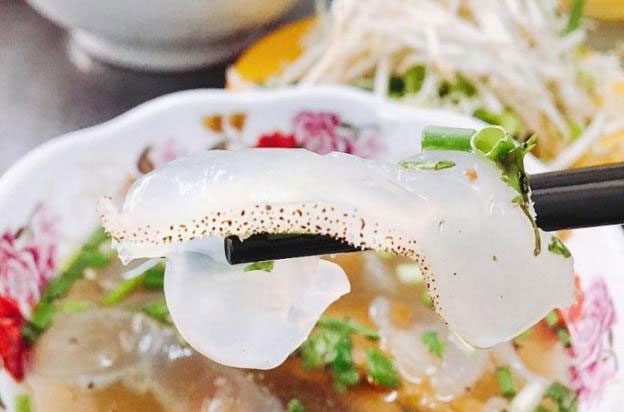Jellyfish noodle dish