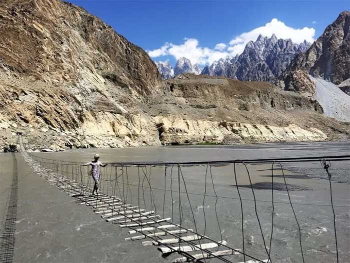 This is the second largest suspension bridge in the world.
