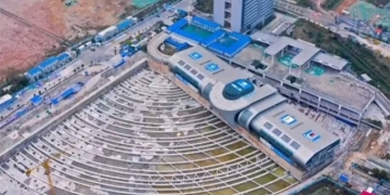chinese engineers move 30 000 ton bus station 130827