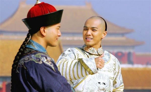 Shaving and braiding the emperor's hair is a task that few dared to undertake.