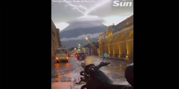 dangerous scenarios sudden light on volcano 129452
