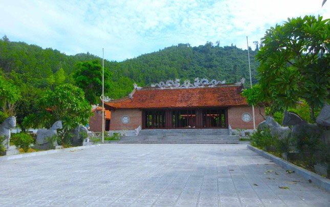 The Hồ King Temple in Ngọc Sơn Commune (Quỳnh Lưu District, Nghệ An) was built in 1403.