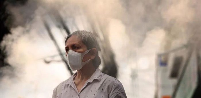 People can wear masks to prevent pollution, but cannot stop superbugs