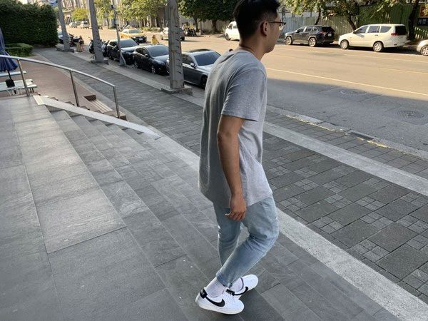 Walking backward is an aerobic exercise that can enhance the heart's contractile ability