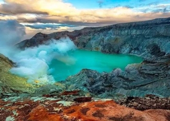 discover the largest acid lake in the world 130998