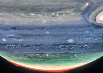discovering fast moving massive ray doubling category 5 on sirius 130628