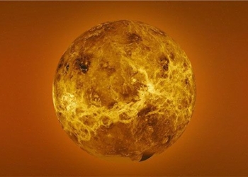 discovery of oxygen atoms in the asteroid belt 130892