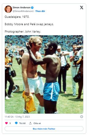 Image of Pele swapping jerseys with Bobby Moore at Mexico '70