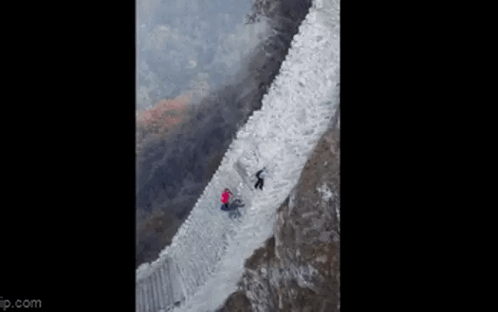 Dangerous section of the Great Wall