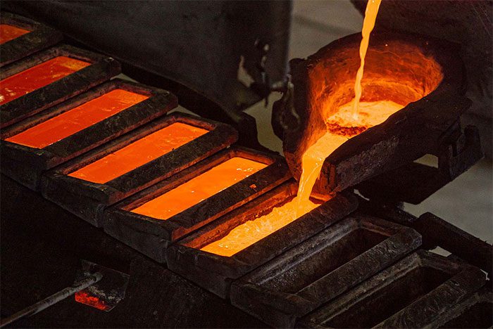 Metal crucibles are gradually being used in high-temperature combustion experiments