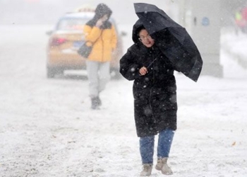extraordinary snowstorm sweeps china people are struggling with horrific weather 130897