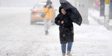 extraordinary snowstorm sweeps china people are struggling with horrific weather 130897