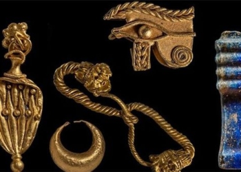 finding treasure in the lantern could be sunken underwater 130012