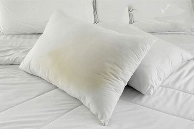 A clean bed can contribute to improving a person's sleep quality.