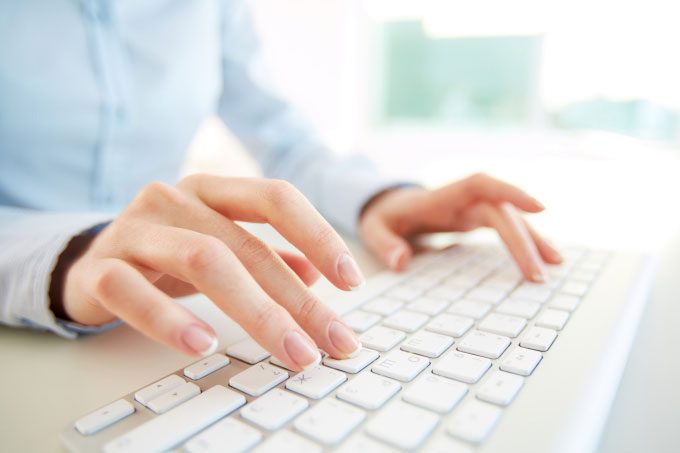 Continuous typing can easily lead to wrist numbness.