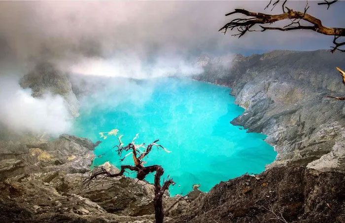 Kawah Ijen Lake has a stunning turquoise color