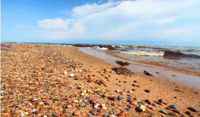 Agate Lake's gemstones are the result of a volcanic eruption over 100 million years ago.