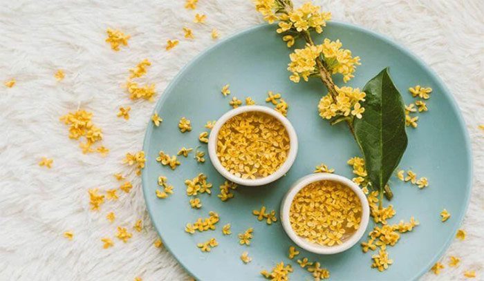 Concubines often used dried Osmanthus flowers or those infused with honey as a detoxifying beverage