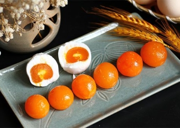 is salted egg yolk good for you but who should not eat this type of egg 129484