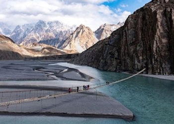 journey exploring the bridge considered the most dangerous in the world 129451