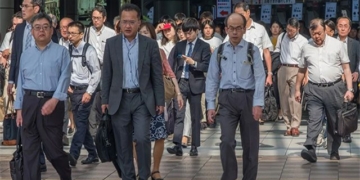 karoshi the deadly illness of japanese office workers causing headaches for bosses 130802