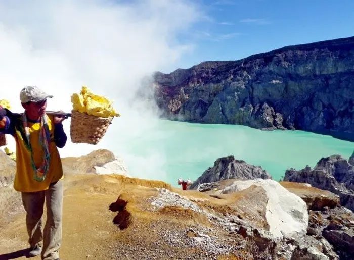 This is one of the largest and most dangerous sulfur mining sites in the world