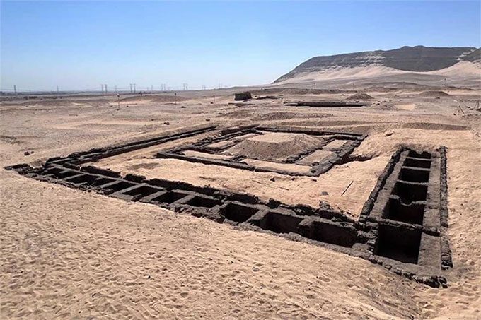 Egypt discovers a 5,000-year-old wine cellar in Sohag Province.