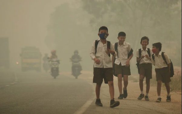 Young children are particularly affected by adverse weather such as rain or fog.