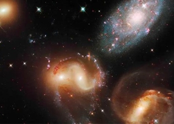 kingdom 11 trillion year old sends red signal to the earth 130019