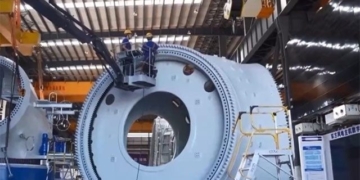 largest offshore wind turbine leaves factory 130979