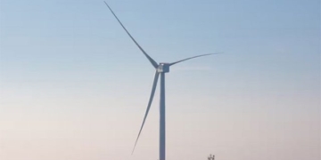 largest solar farm in the world supplying electricity for anh 130329