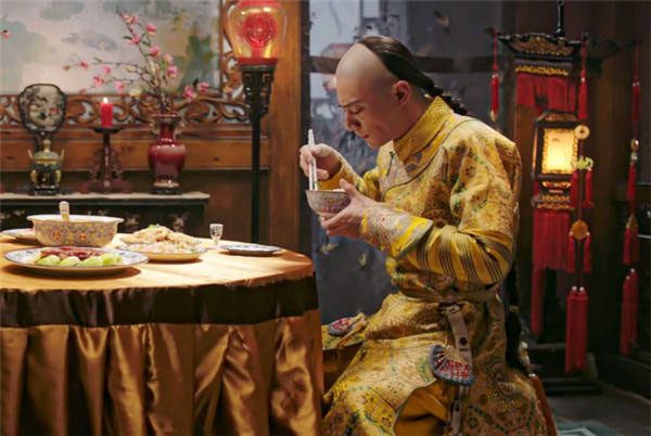 Poisoning the emperor's food was a very difficult task in ancient times.