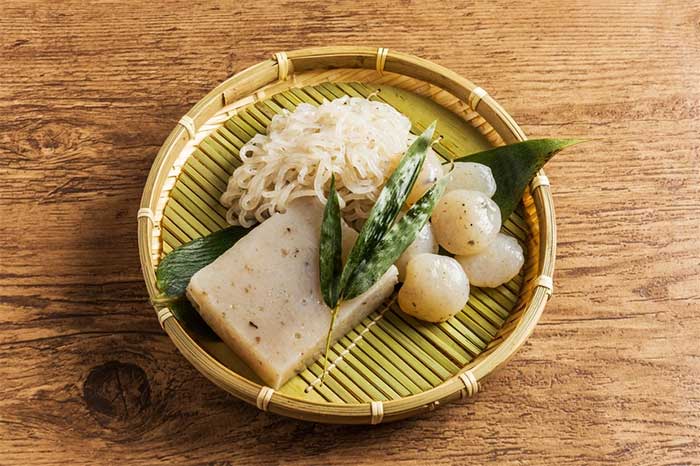 Konjac root processed into various forms.