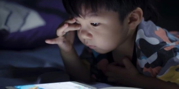 more and more children are suffering from this condition due to excessive phone and tv use doctors advise prevention methods 131213