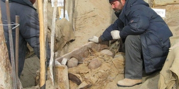 mystery of a hundred year old preserved corpse in china 130711