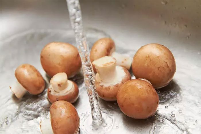 Avoid soaking or washing mushrooms for too long.