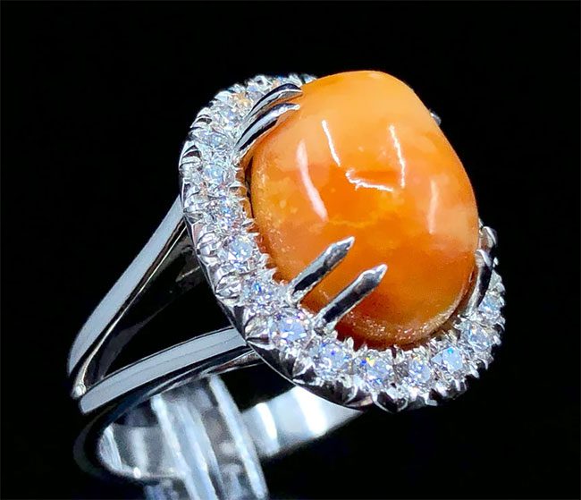 Melo pearls designed into jewelry are sold at very high prices.