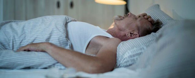 Sleep quality decreases by 10% when the temperature rises from 25 to 30 degrees Celsius.