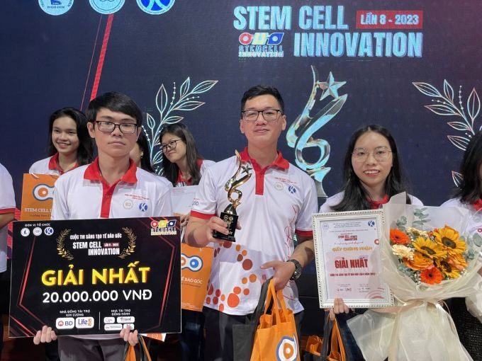 The winning student team at the Stem Cell Innovation 8