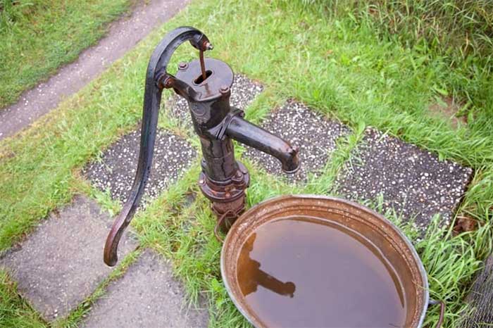 Yellow well water indicates heavy metal pollution.