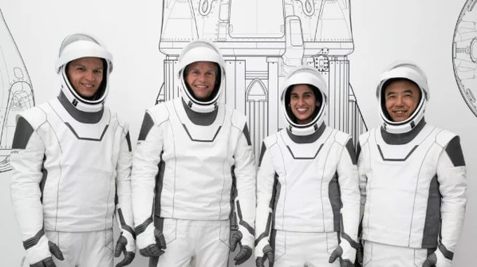 The seventh crew sent by SpaceX to the International Space Station (ISS) consists of four people.