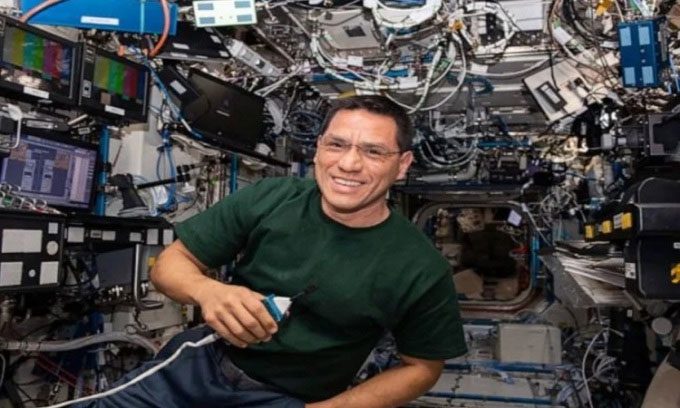 Astronaut Frank Rubio on the ISS