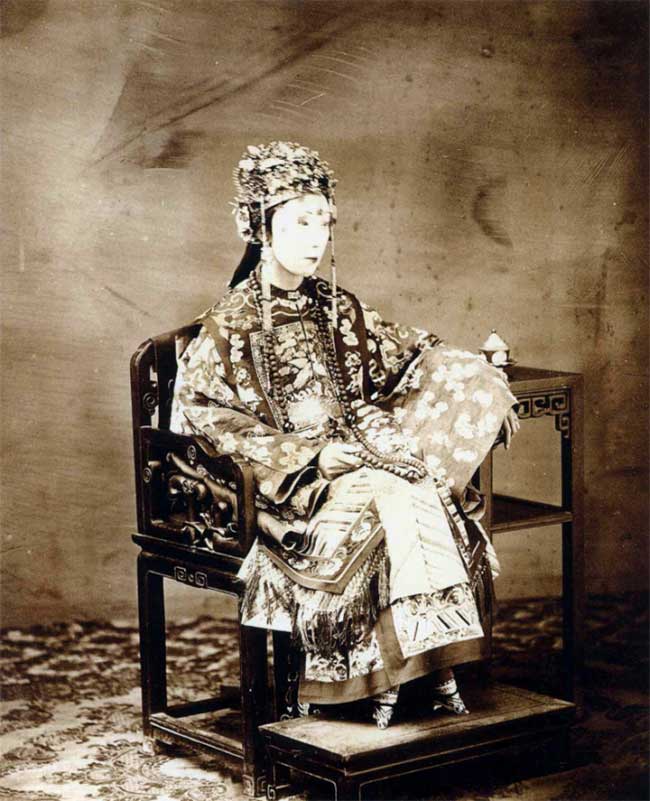 Image of a lady in Guangzhou.
