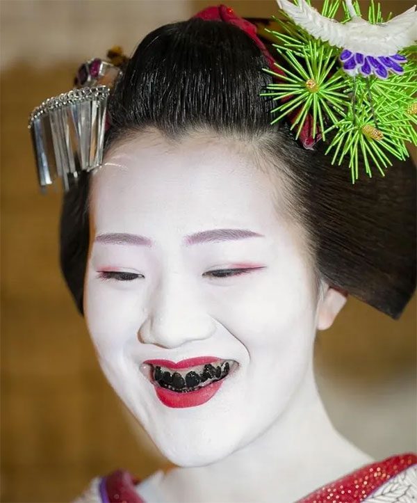 Women with blackened teeth in Japan