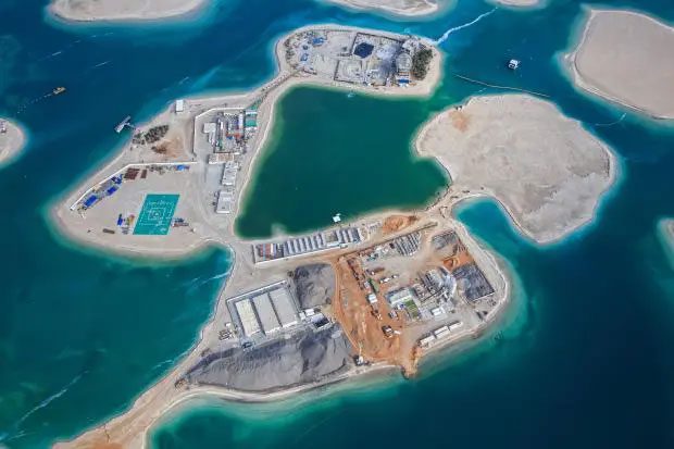 Currently, only 2 islands allow tourists - Lebanon Island and Anantara Resort.