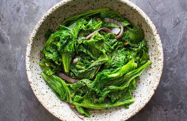 Mustard greens contain antioxidants lutein and zeaxanthin, beneficial for the eyes.